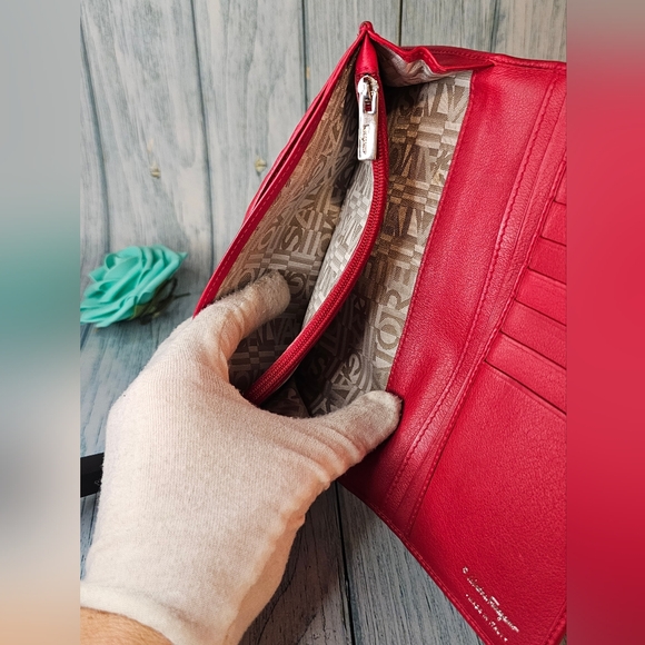 Salvatore Ferragamo Gancio Continental Leather Red Wallet GUC - Picture 5 of 15